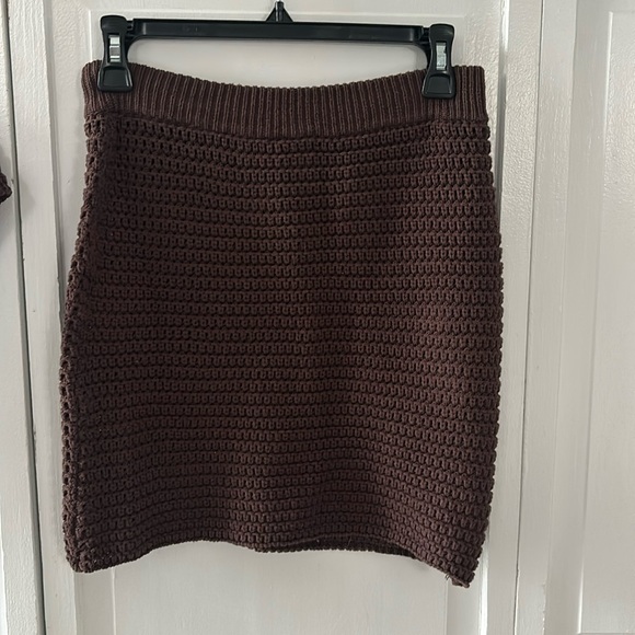 Brown crocheted, top and skirt set - Picture 4 of 6